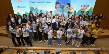 Scratch Cup 2026’da ‘Minik Eller’, "Gelecek İçin Bir Damla" temasıyla sürdürülebilirlik ve net sıfır odağında projeler geliştirdi