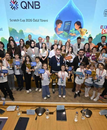 Scratch Cup 2026’da ‘Minik Eller’, "Gelecek İçin Bir Damla" temasıyla sürdürülebilirlik ve net sıfır odağında projeler geliştirdi