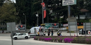 Yayaya çarpmamak için manevra yapınca hastanelik oldu