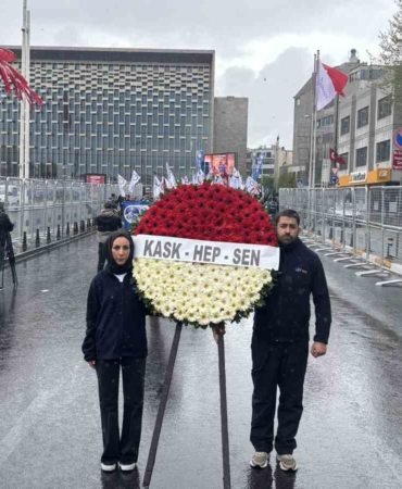 HEP-SEN 1 Mayıs’ı Taksim’de kutladı
