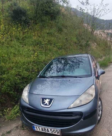 Yağışlı hava kazayı da beraberinde getirdi