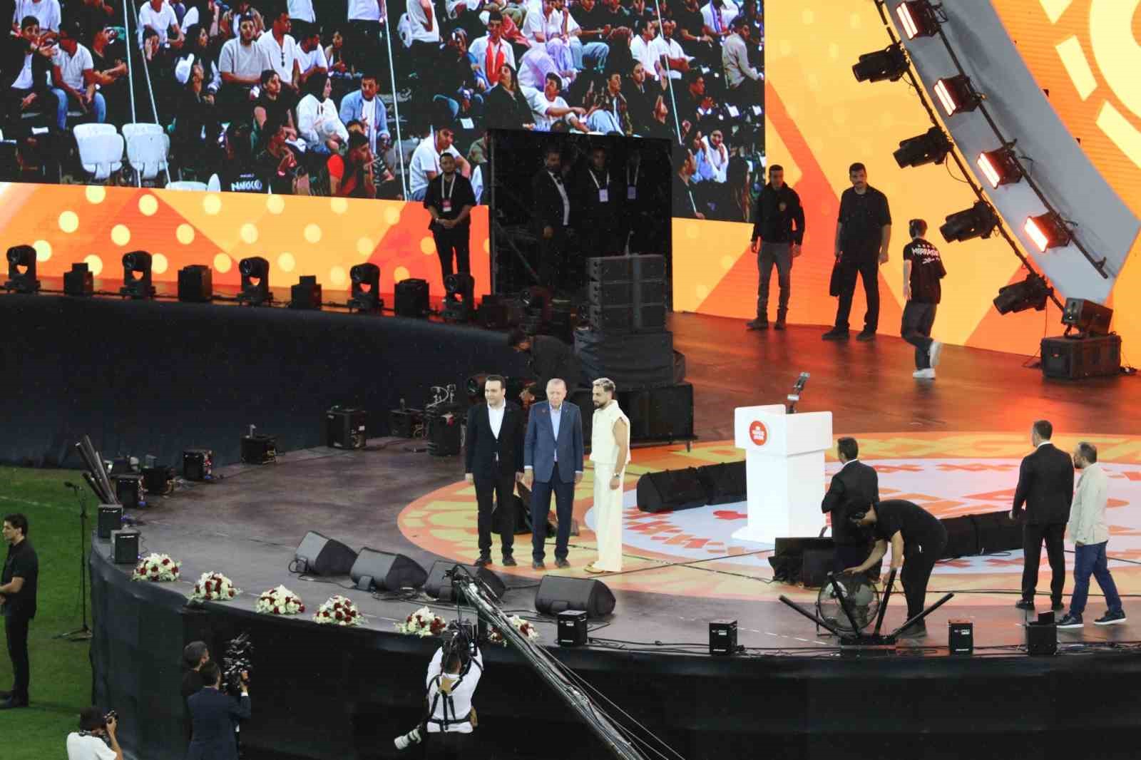 Cumhurbaşkanı Erdoğan, Sefo’nun konserini izledi