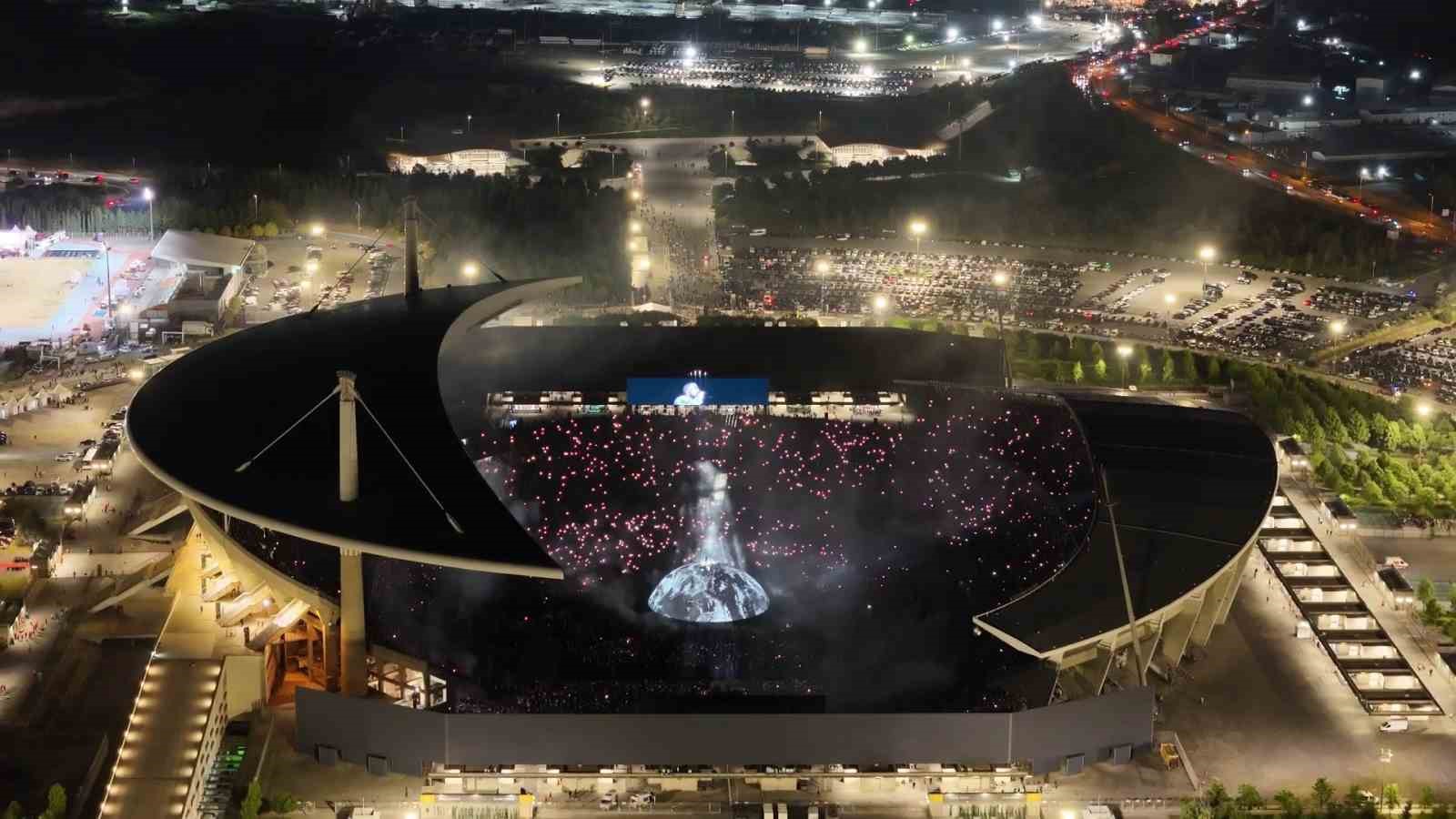 Kanye West konseri havadan görüntülendi
