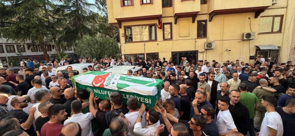 Bursaspor taraftarı Ertuğ Toker son yolculuğuna uğurladı