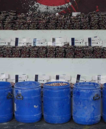 Zehir tacirlerine bayram öncesi darbe: 1 milyon 700 bin sentetik ecza ele geçirildi