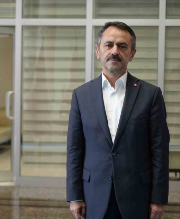 Vali Aktaş, kamu personeliyle bayramlaştı: "Ekipler 9 gün boyunca sahada olacak"