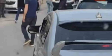 Trafikte döner bıçaklı kavga kamerada