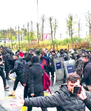 Mecidiyeköy’de izinsiz yürüyüşe polisten müdahale