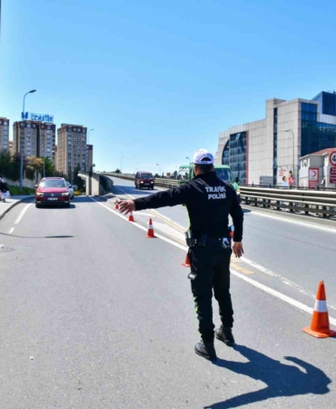 Esenyurt’ta sürücülere ’İlk Yardım ve Trafik Bilinci’ eğitimi verildi