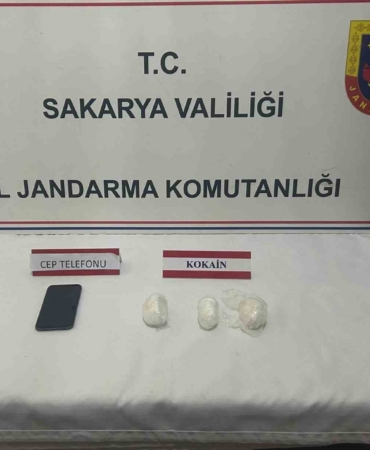 Sakarya’da 4 ilçede uyuşturucu operasyonu: 1 milyonluk kokain ele geçirildi