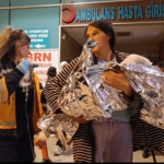 2 yaşındaki çocuk kaynar su dolu kovaya düştü