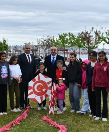 Tekirdağ’da uçurtmalar çocuklar için gökyüzüne yükseldi