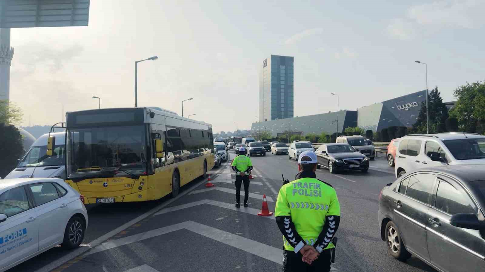 Trafikte sıkı denetim: İhlal yapan sürücülerin açıklaması pes dedirtti