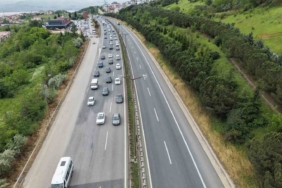 Tatilin ikinci gününde TEM’de trafik yoğun akıcı ilerliyor