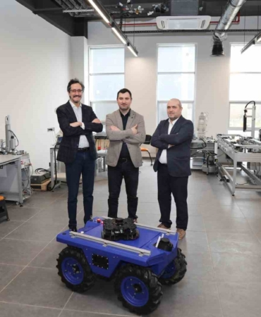 Robotlar artık görevleri kendileri paylaşacak: BTÜ’den yapay zekâ destekli yenilik
