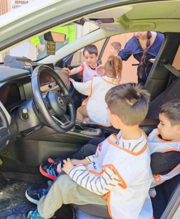 Karacabey’de anaokulundan sürücülere kadar trafik eğitimi