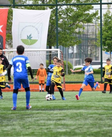 Osmangazi’de çocuklar sahada buluştu
