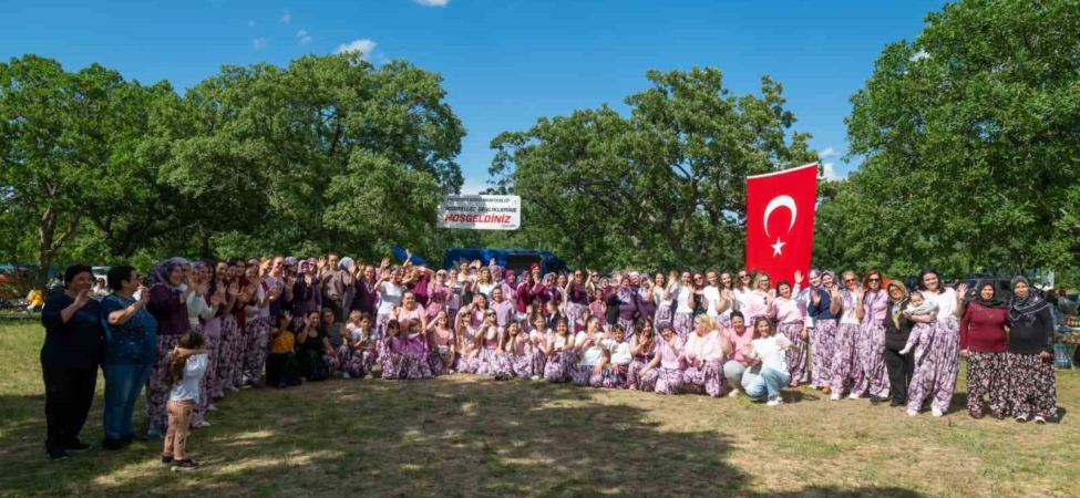 Baharın en renkli geleneği: Hıdırellez şenliklerinde yüzlerce kişi buluştu