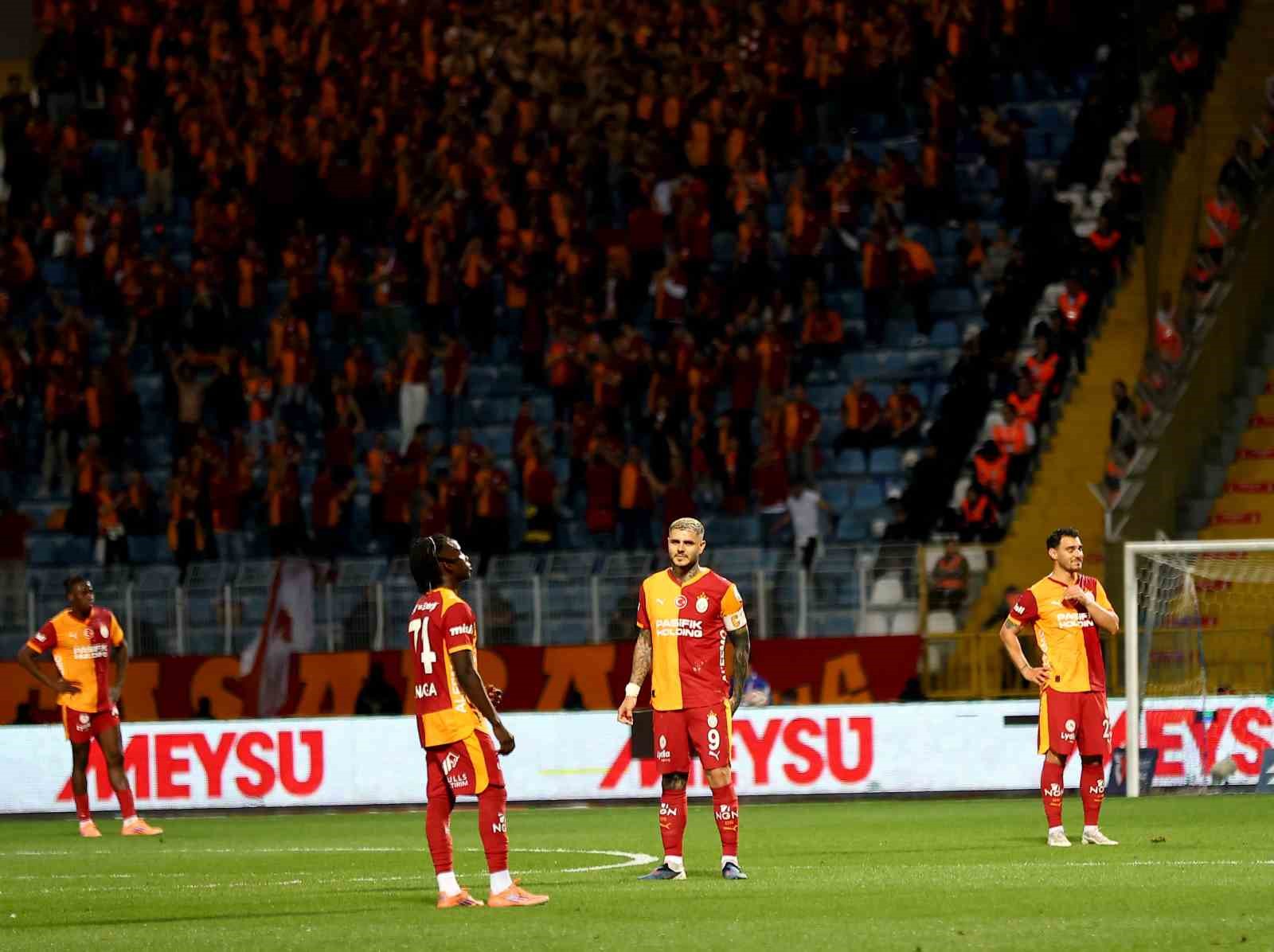 Şampiyon Galatasaray sezonu mağlubiyetle tamamladı