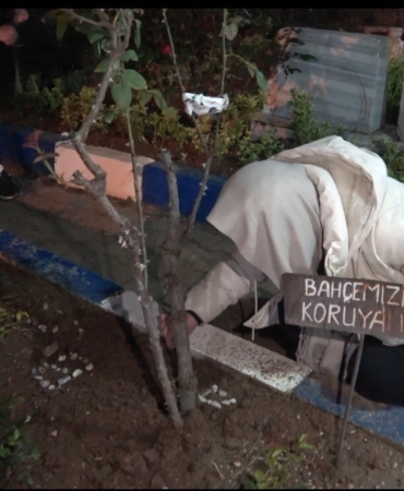 Kırklar Tepesi’nde Hıdırellez geleneğini yaşatmak için sabahın ilk saatinde bir araya geldiler