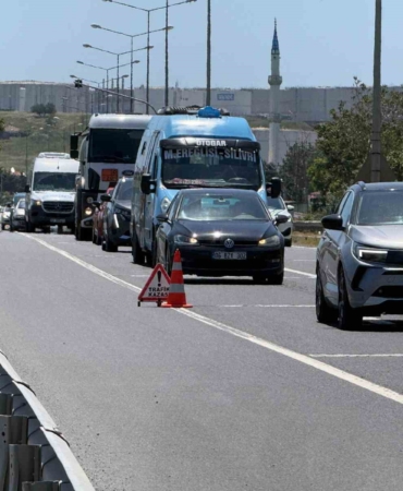 Tekirdağ’da bayram dönüşü trafiği yoğunluğu: Tekirdağ - İstanbul karayolunda ağır vasıtalara kısıtlama
