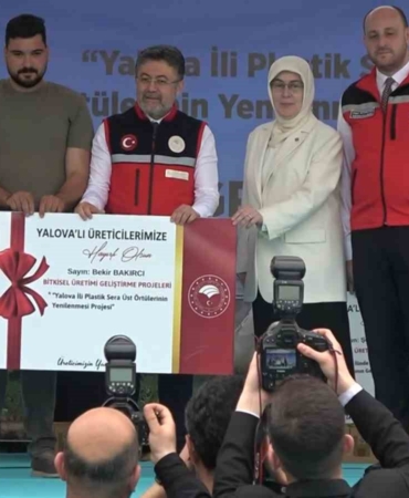 Bakan Yumaklı: "Tarımın sadece çiftçinin bir faaliyeti değil ülkelerin de bir milli güvenlik meselesi haline geldiğini unutmamak lazım"