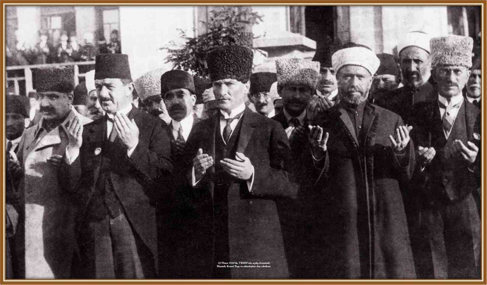 Çanakkale’yi TBMM’de temsil eden 92 kişi bu sergide yaşatılıyor
