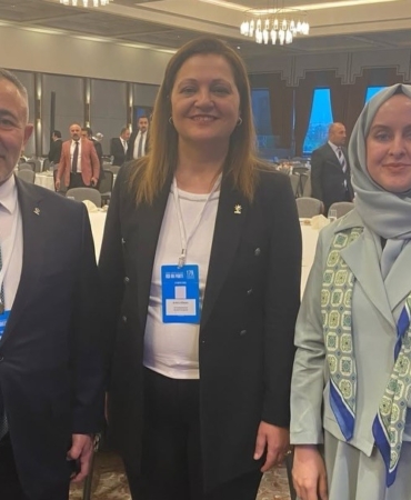 AK Parti’ye geçen Afyonkarahisar Belediye Başkanı Burcu Köksal’a ilk tebrik Bilecik’ten