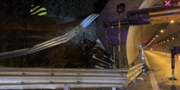 Kuzey Marmara’da otomobil tünel girişine saplandı: 1 ölü