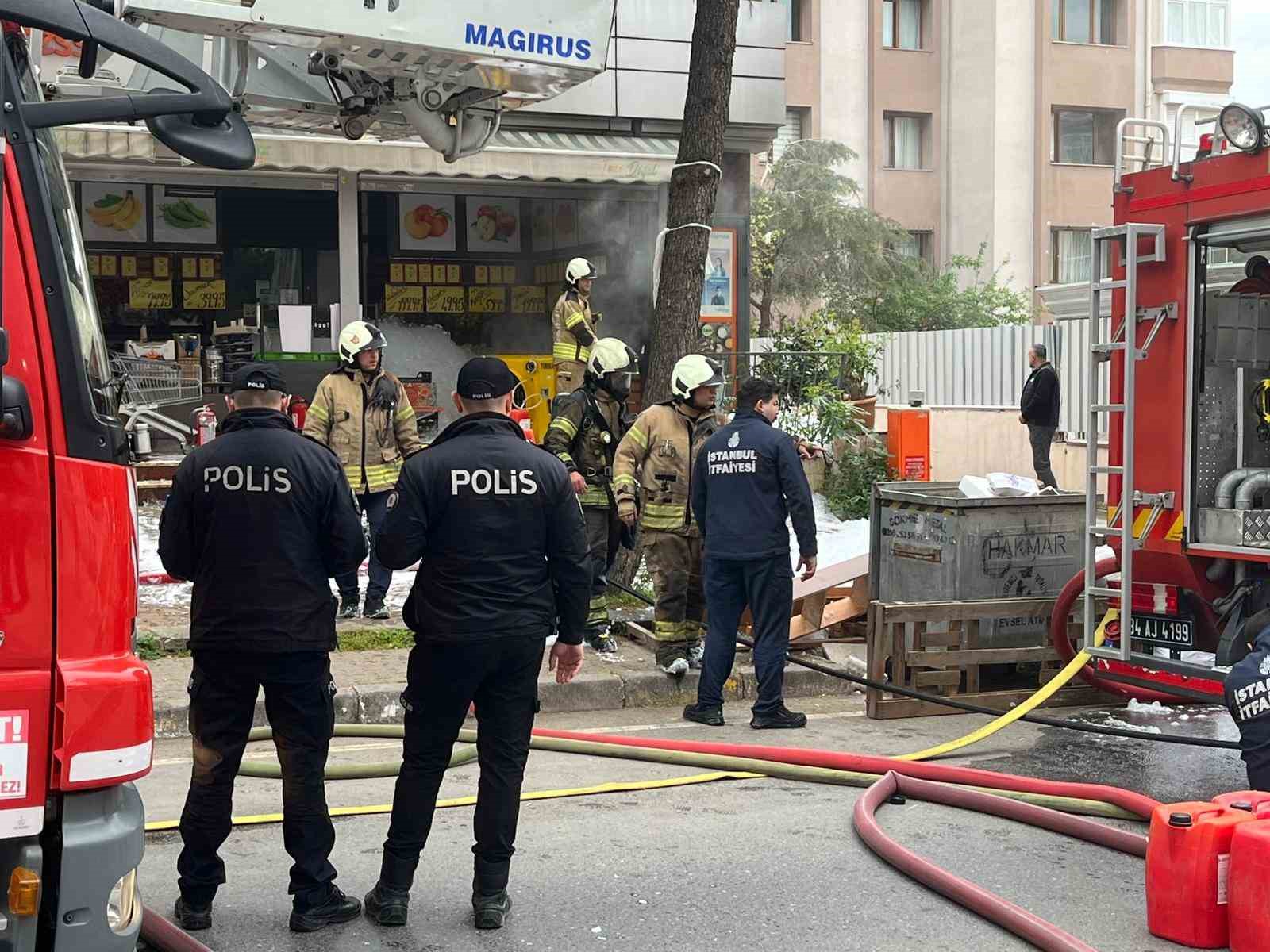 Maltepe’de depo yangını