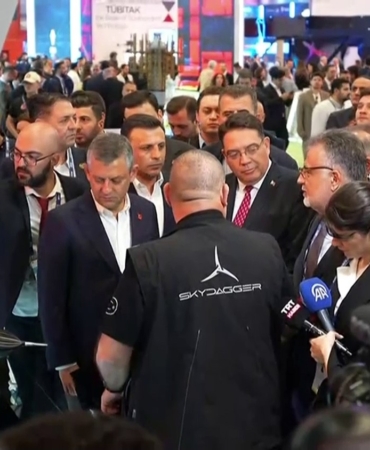 CHP lideri Özgür Özel "Kaan’ın yerli milli motoruyla uçacağı günü dört gözle bekliyoruz"