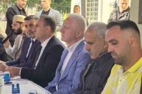 İstanbul Valisi Gül bıçaklanarak öldürülen 16 yaşındaki Abdulbaki için düzenlenen mevlide katıldı