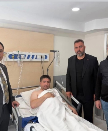 Elektrik akımına kapılan Akar’a ziyaret