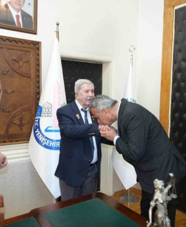 Başkanlık makamında duygusal buluşma