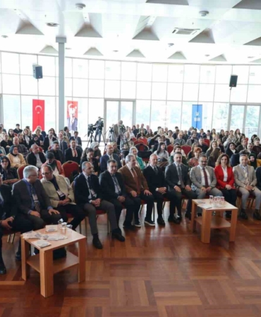 Anadolu’nun seramik kültürü Bursa’da konuşuldu