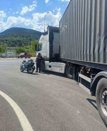Bilecik’te tır ile motosiklet çarpıştı: 1 yaralı