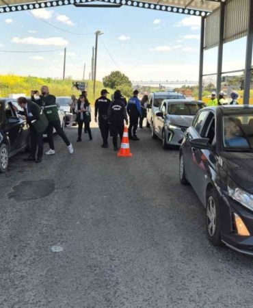 Sürücülere net mesaj: "Direksiyondayken ekrana değil yola bak"