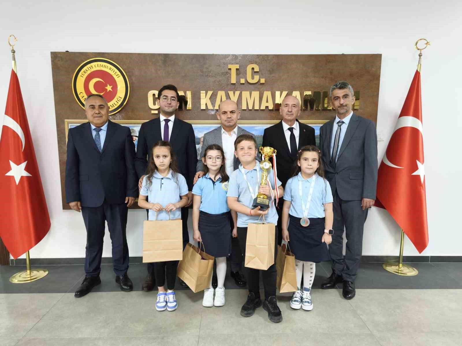 Çan Cumhuriyet İlkokulu Öğrencileri Akıl Zeka Oyunlarında Türkiye Finallerine Katıldı