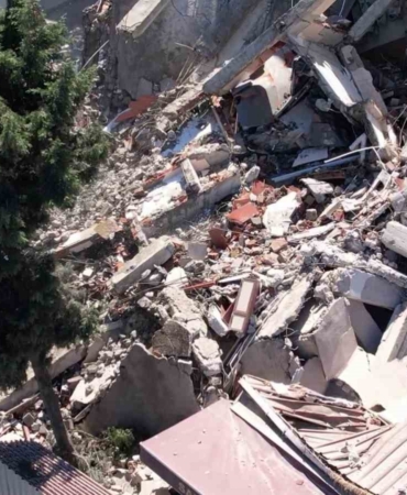Küçükçekmece’de kentsel dönüşüm çalışması yapılan 5 katlı bina çöktü