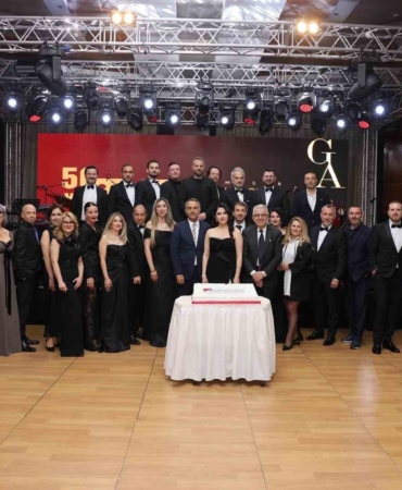 Bursa’da mesleğin duayeni içmimarlara ödül