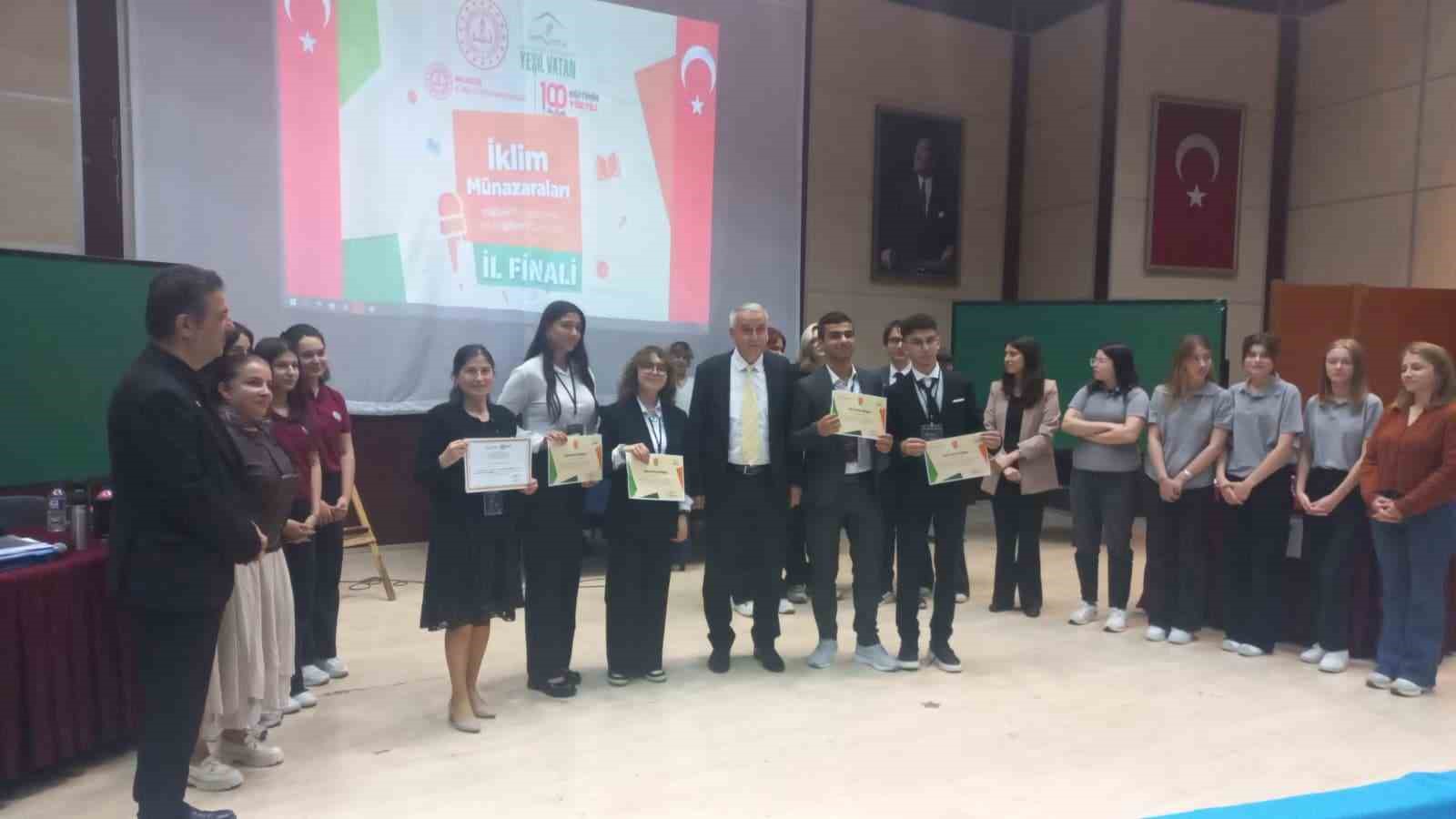 Münazarada Balıkesir şampiyonu oldular