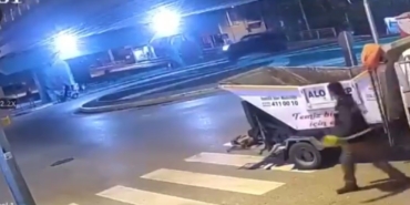 Motosiklet pikaba çarptı: 2 ağır yaralı