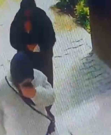 Evlerden hırsızlık yapan iki kadın kıskıvrak yakalandı