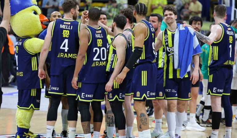 Fenerbahçe, yarı final ilk maçında A. Efes’i konuk edecek