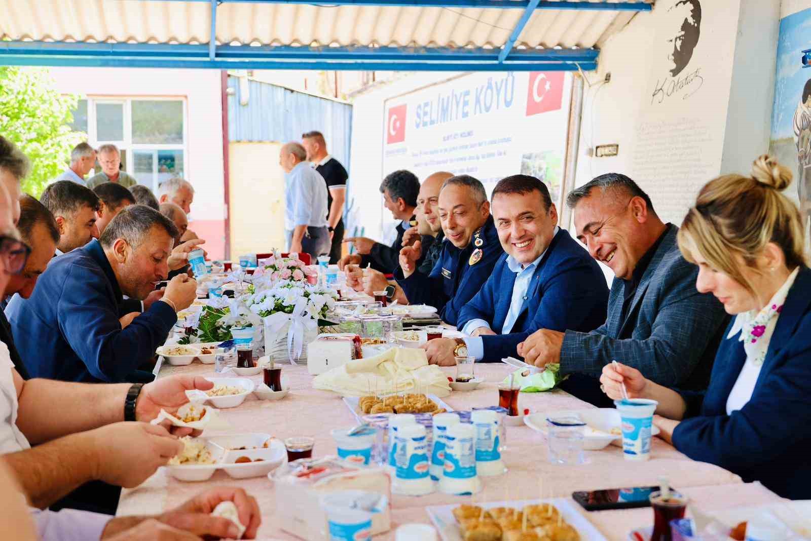Vali Sözer Hıdırellez şenliklerinde vatandaşlarla buluştu
