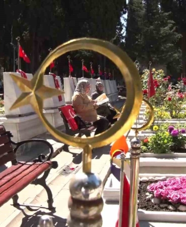 Edirnekapı Şehitliği’nde bayram ziyareti
