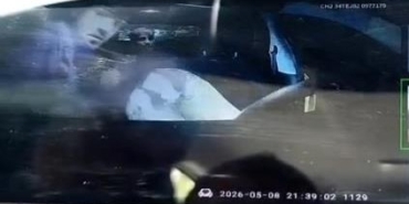 Eyüpsultan’da darp edilen taksici gasp edildi, hastanelik oldu: O anlar kamerada
