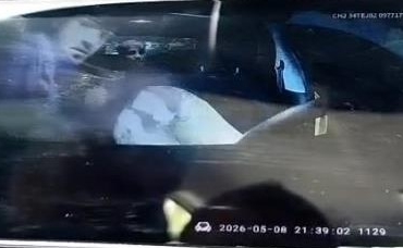Eyüpsultan’da darp edilen taksici gasp edildi, hastanelik oldu: O anlar kamerada