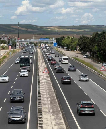Bayram dönüşünde Tekirdağ-İstanbul yolunda yoğunluk