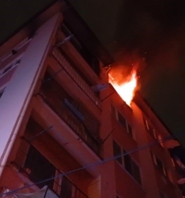 Bursa’da 6 katlı binada yangın paniği